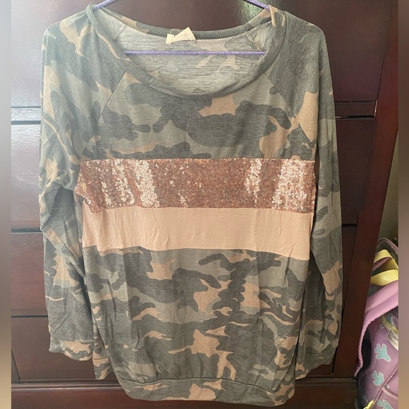 Sequin Camo Top - Picture 2 of 2